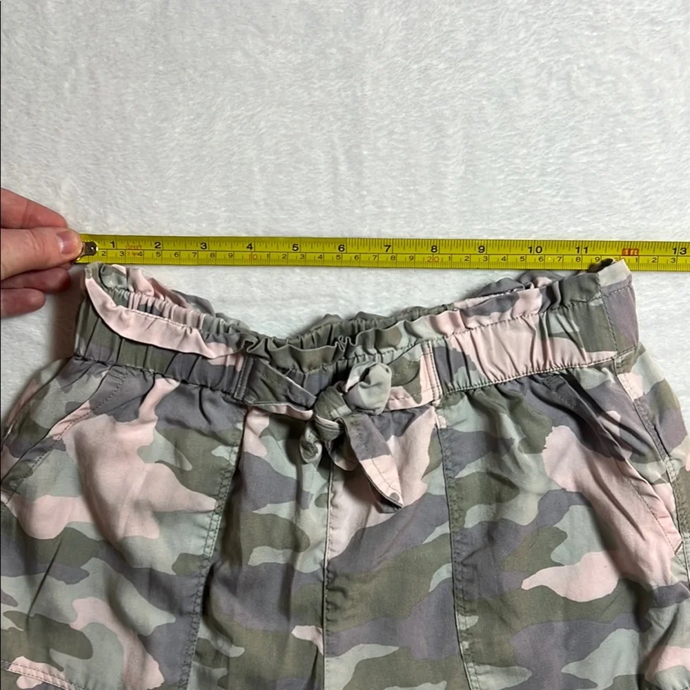Aerie Green and Pink Cargo Shorts with Elastic Waistband and Bow - XS